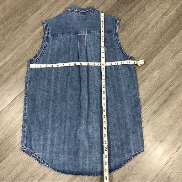 Hard Rock Cafe “Bahrain” Sleeveless Denim Shirt - Picture 6 of 6